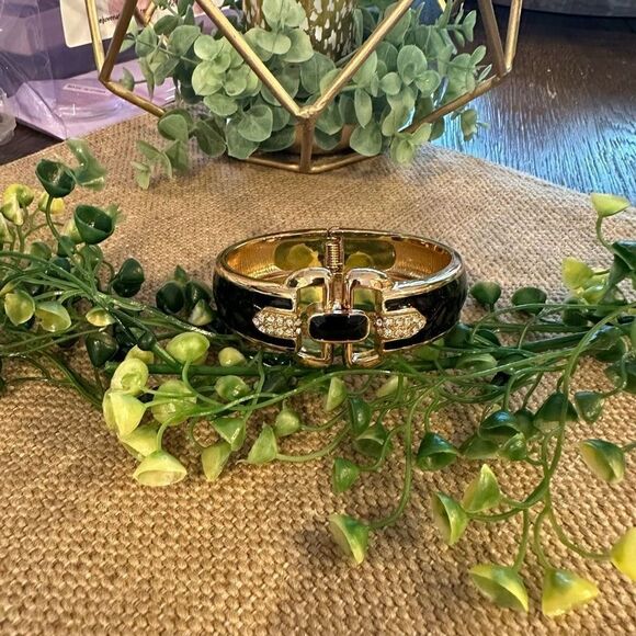 Stella & Dot‎ Goldtone,  Black Enamel with  Rhinestones Hinged Bangle Bracelet - Picture 1 of 7
